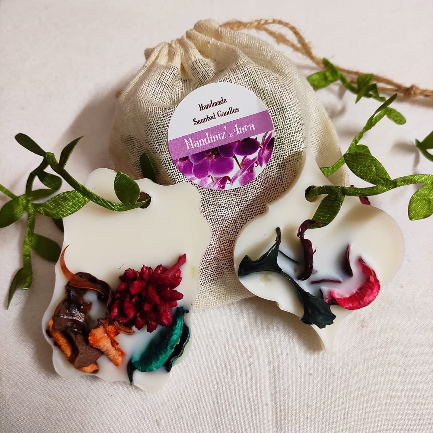 Decorated soy wax sachets with a jute pouch